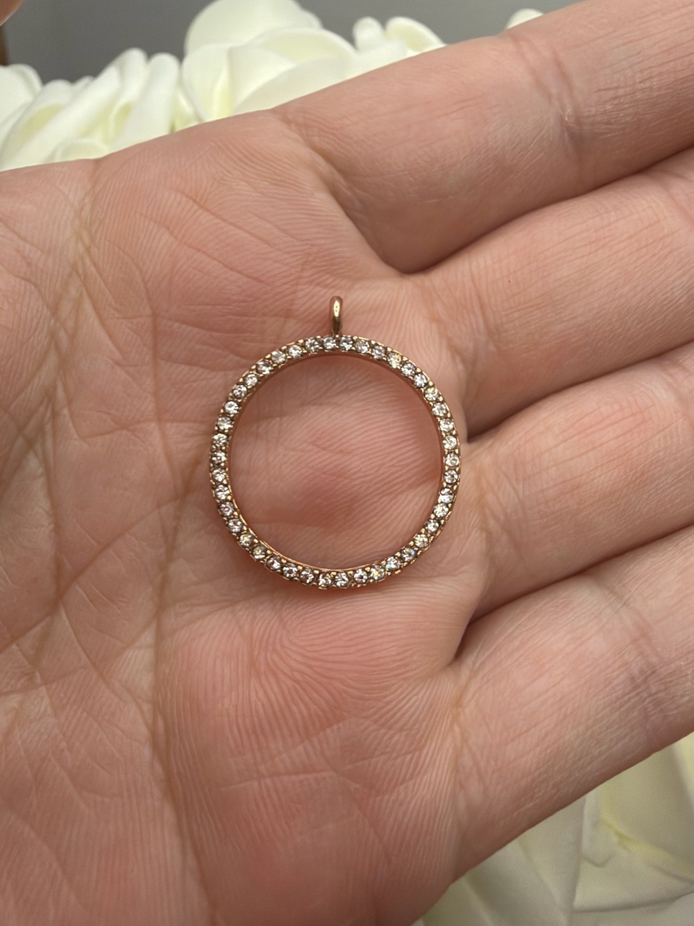 Delicate Round Crystal Pendant Necklace - Rose Gold